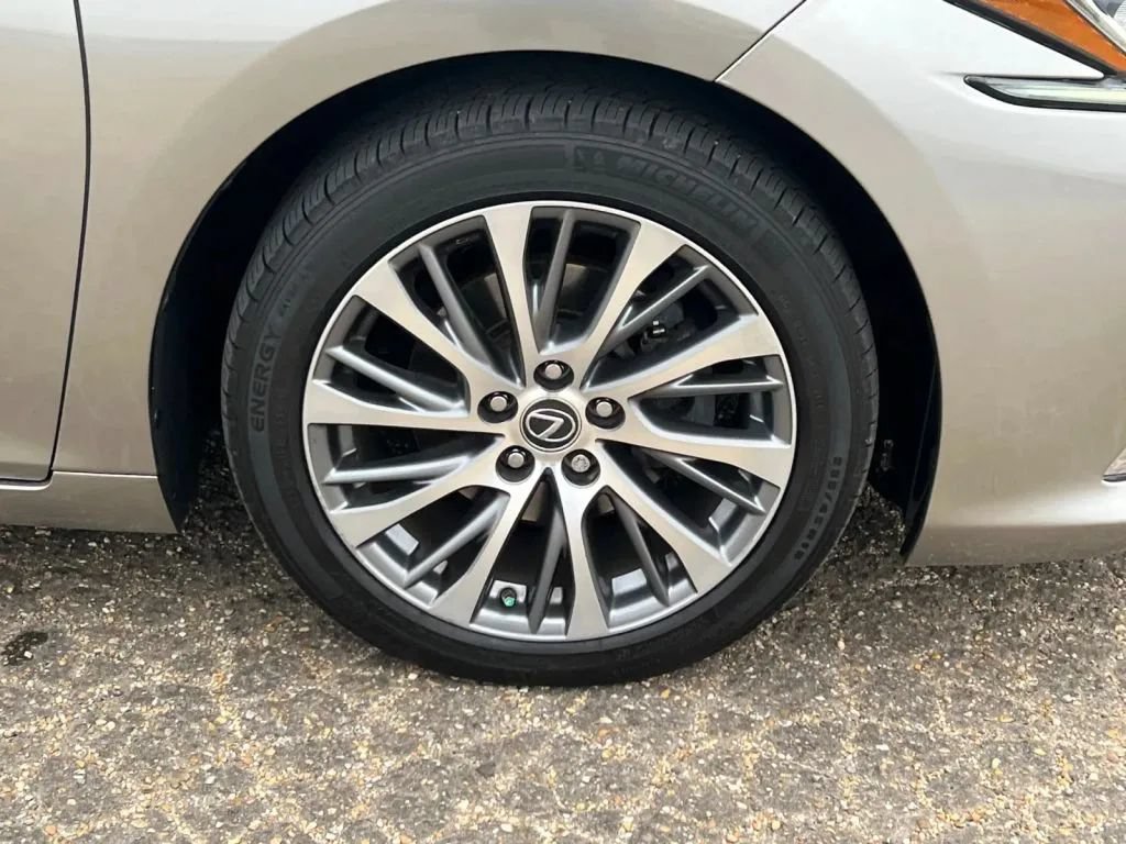 Used 2019 Lexus ES 350 w/ Premium Package FWD image 33