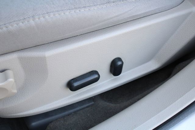 Used 2011 Ford Fusion SE FWD image 3