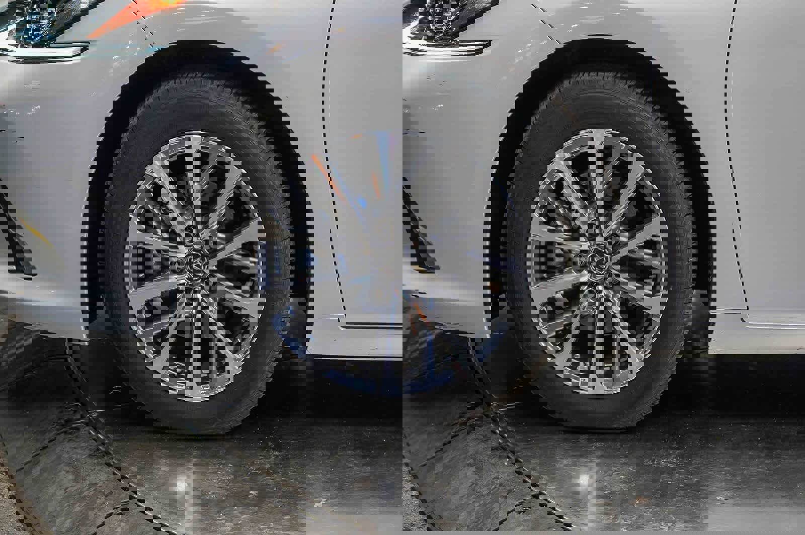 Used 2022 Lexus ES 350 image 9