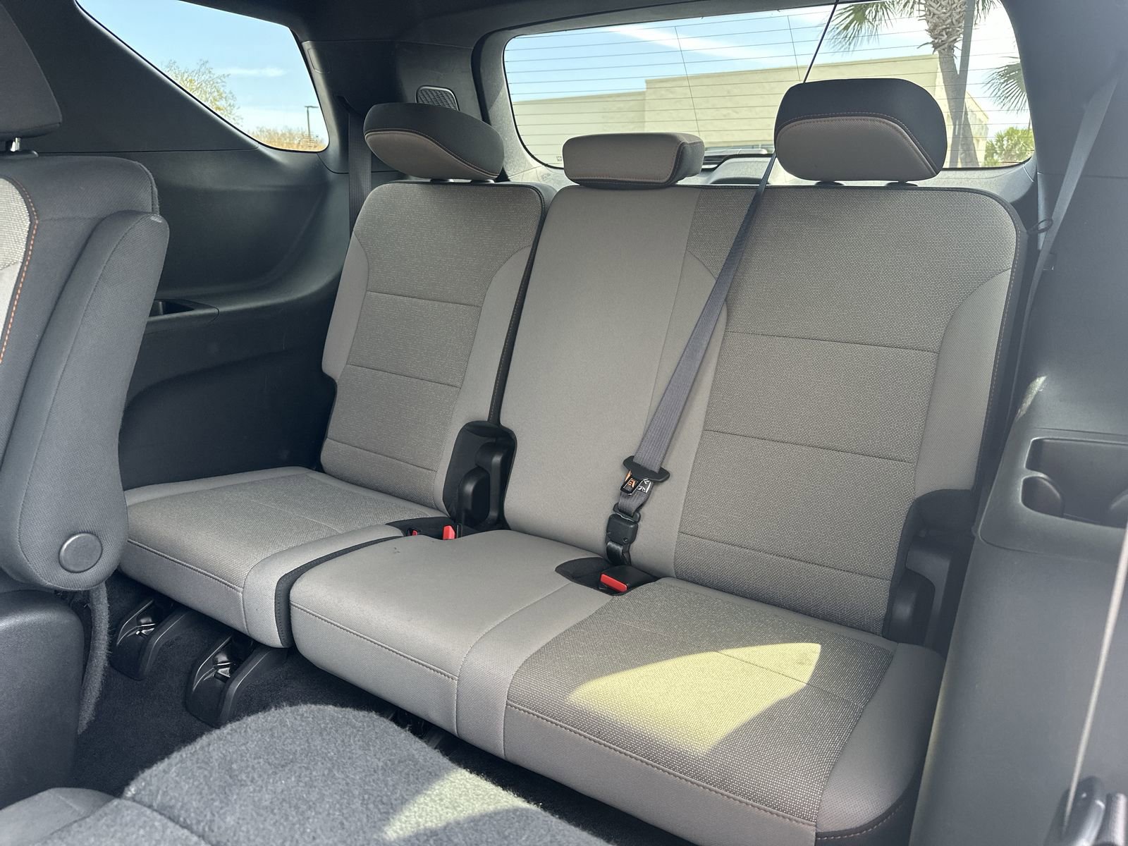 Used 2025 Chevrolet Traverse LT FWD image 32