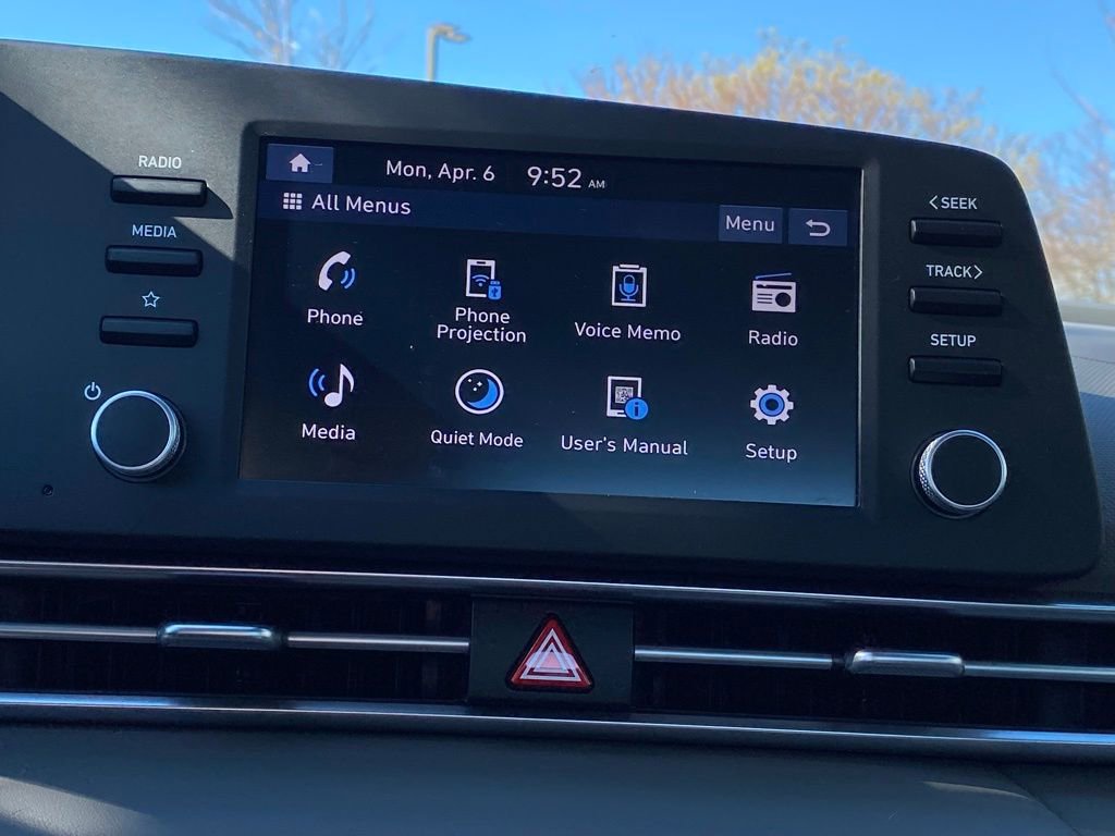 Certified 2024 Hyundai Elantra SE image 14