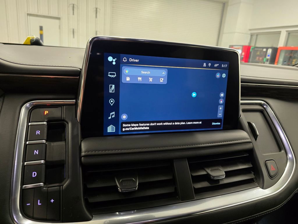 Used 2024 Chevrolet Suburban LT RWD image 23