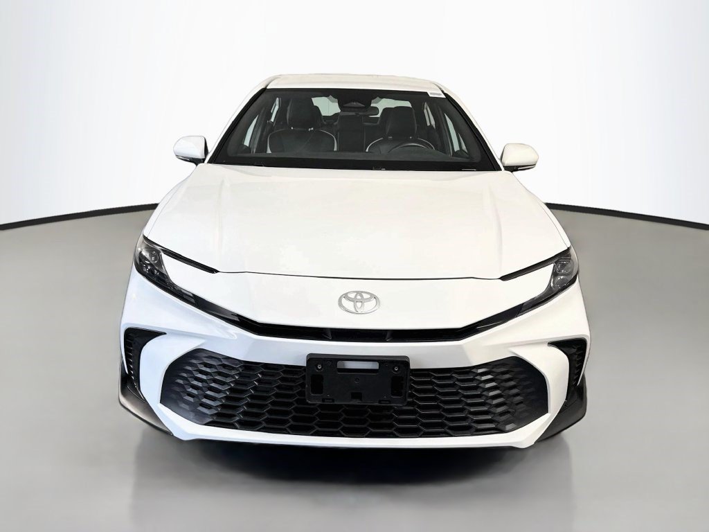 Used 2025 Toyota Camry SE FWD image 2