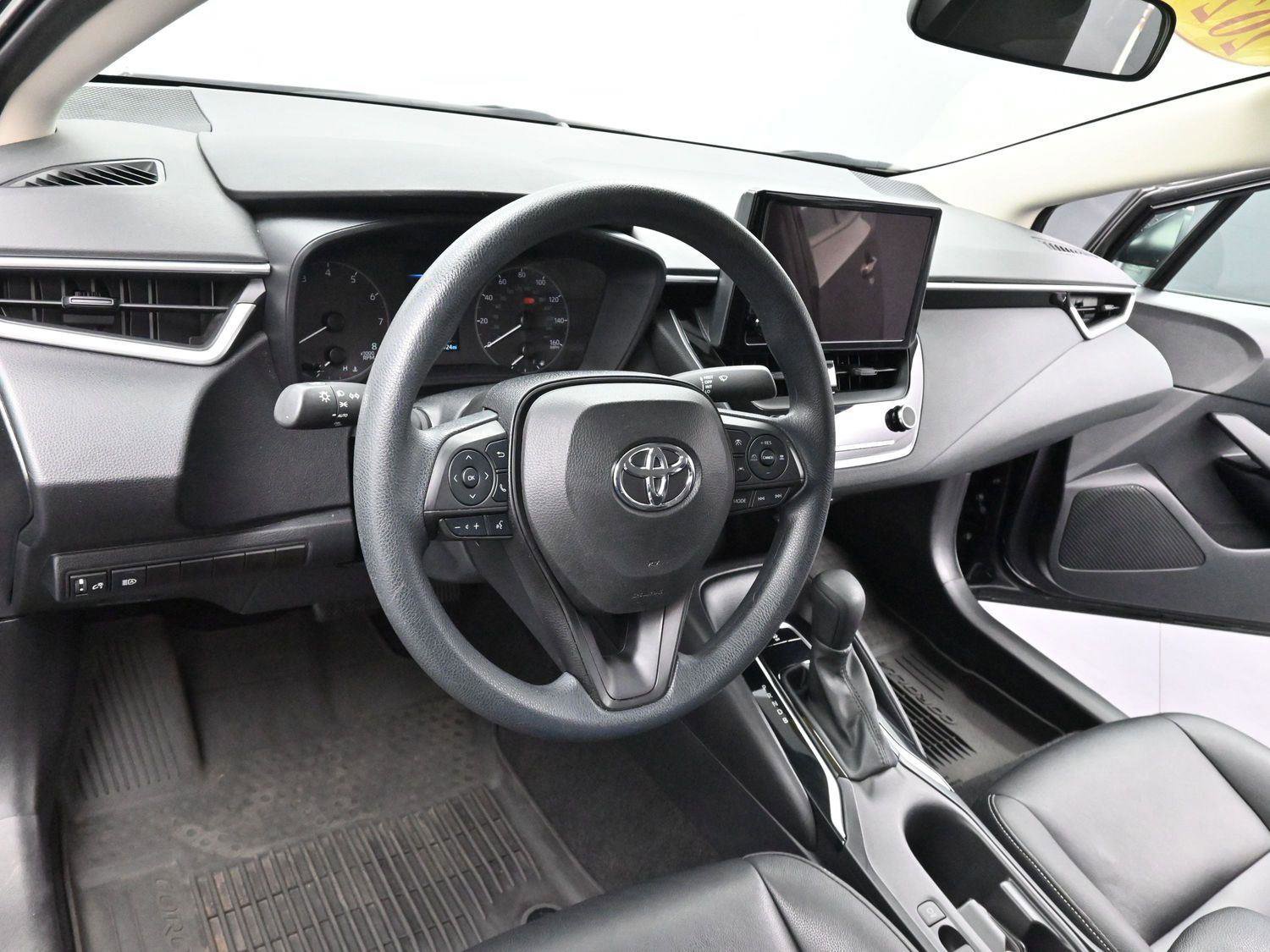 Used 2024 Toyota Corolla LE w/ LE Convenience Package image 14