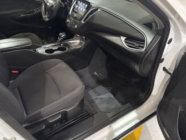 Used 2024 Chevrolet Malibu LT image 38