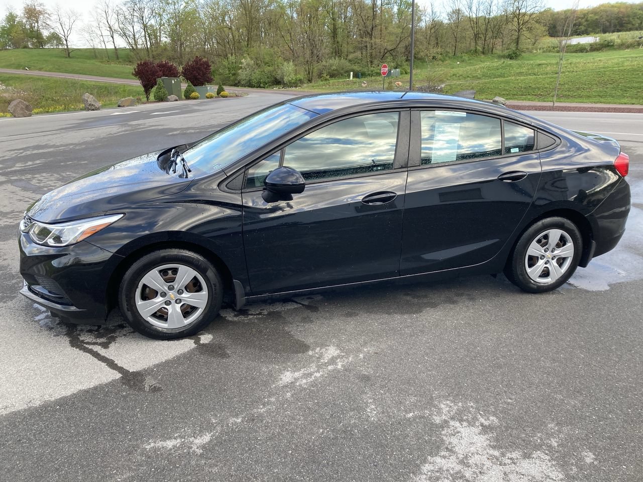 Used 2017 Chevrolet Cruze LS FWD image 4