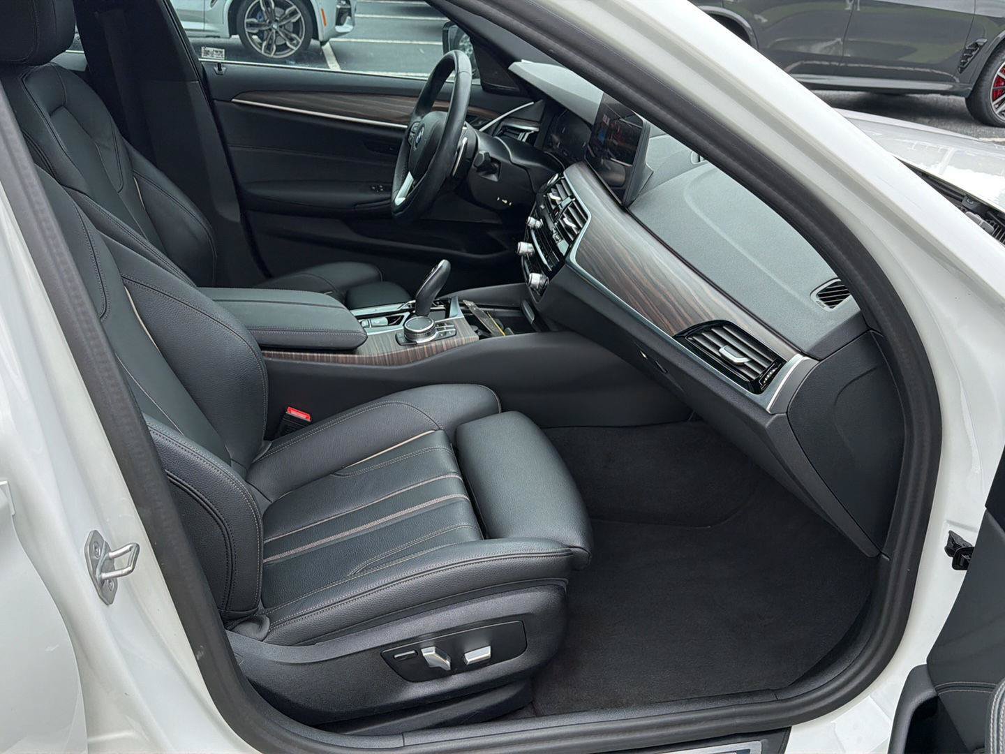 Used 2023 BMW 540i xDrive AWD/4WD image 13