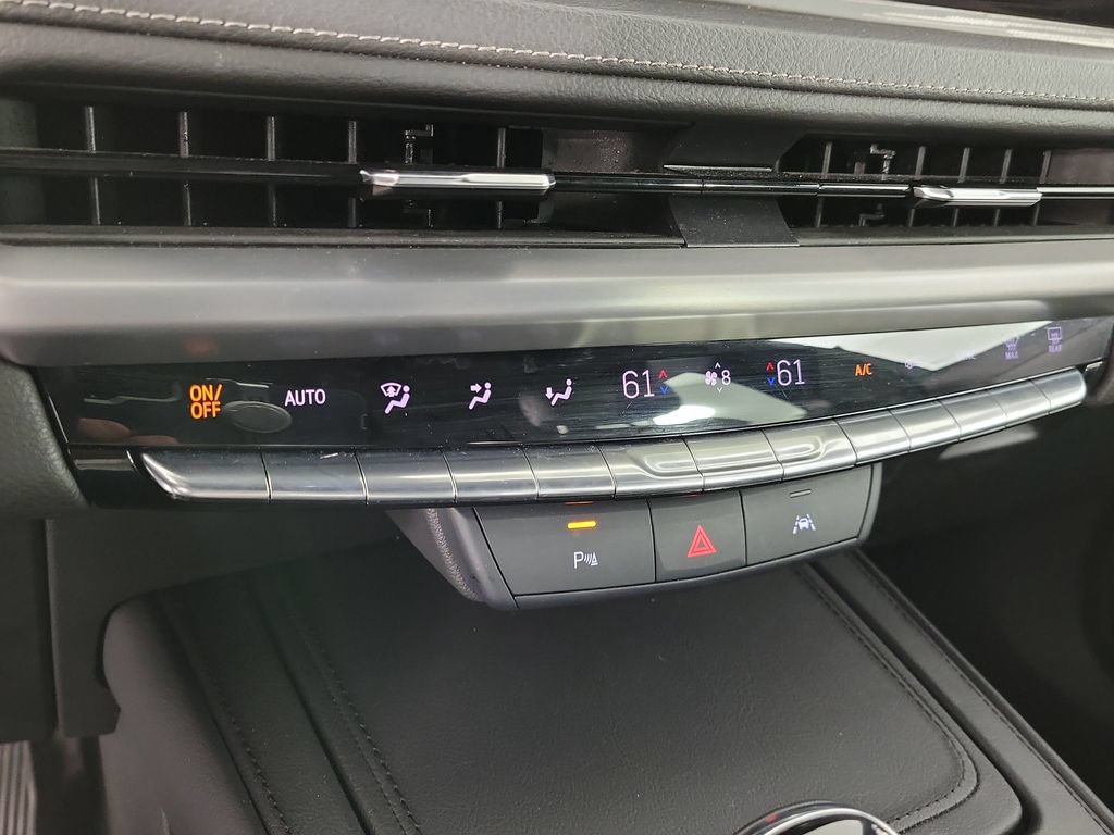 Certified 2025 Cadillac XT4 Premium Luxury FWD image 27