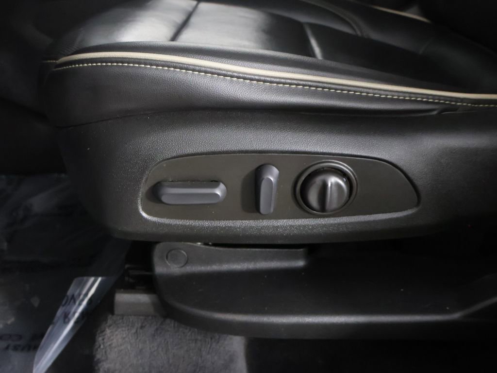 Used 2023 Chevrolet Traverse Premier w/ Redline Edition AWD/4WD image 34