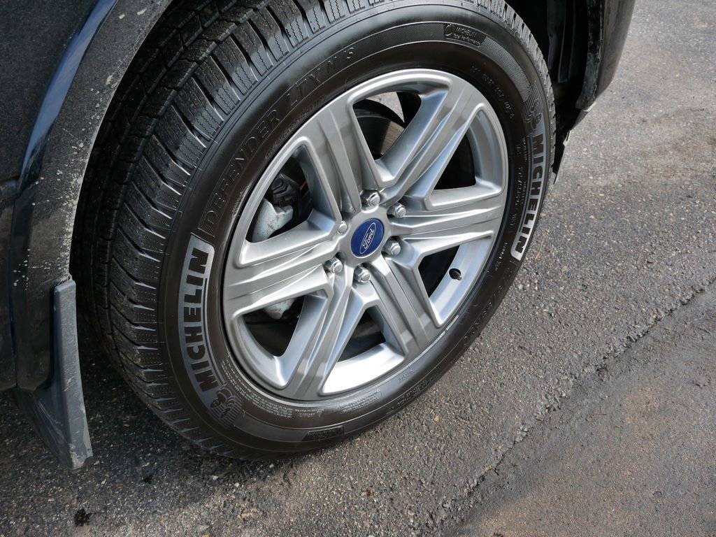 Used 2018 Ford F150 Lariat w/ Equipment Group 502A Luxury image 9