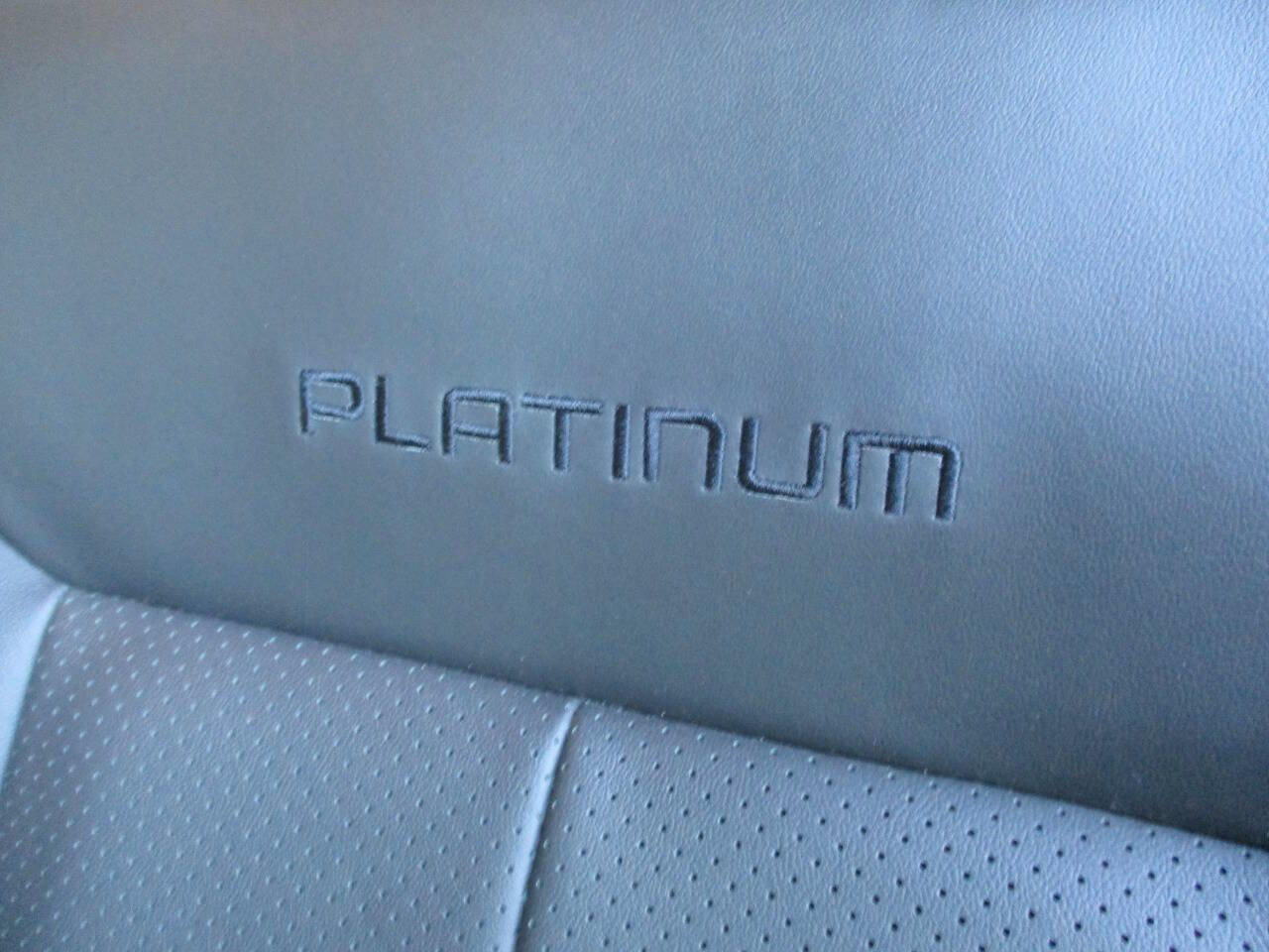 Used 2014 Ford F150 Platinum image 22
