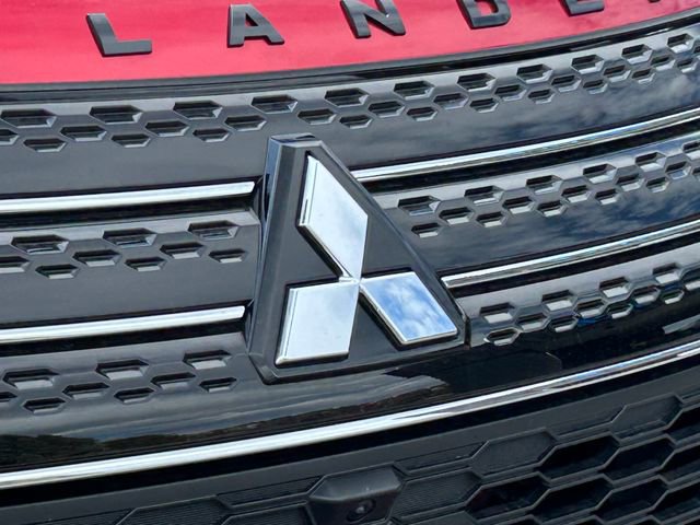 Used 2025 Mitsubishi Outlander SE AWD/4WD image 12