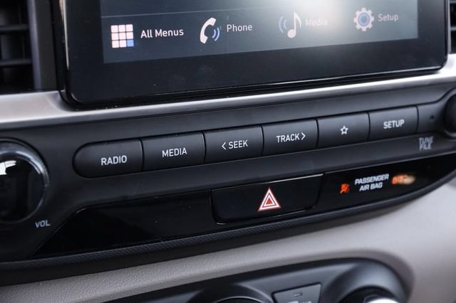 Used 2025 Hyundai Venue SEL FWD image 19