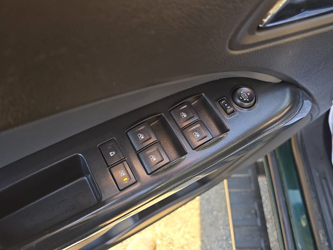 Used 2015 Chevrolet Colorado Z71 image 11