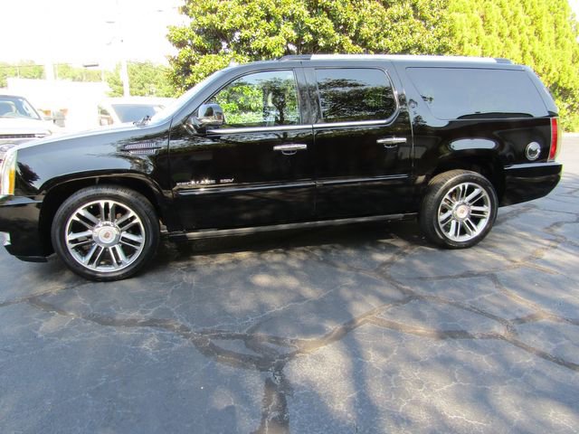 Used 2013 Cadillac Escalade ESV Premium AWD/4WD image 3