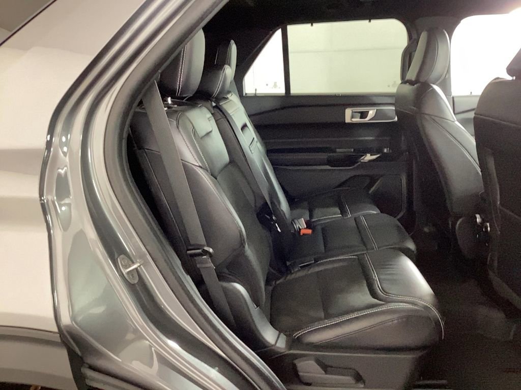 Used 2024 Ford Explorer ST image 11