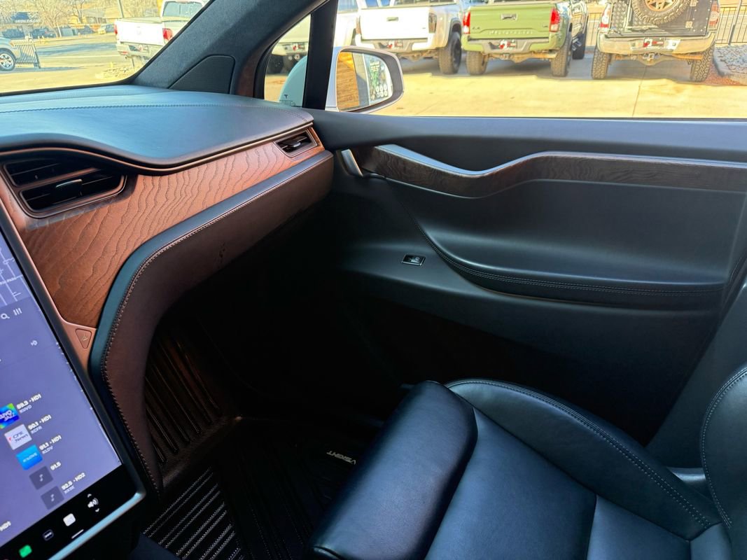Used 2020 Tesla Model X Long Range image 38