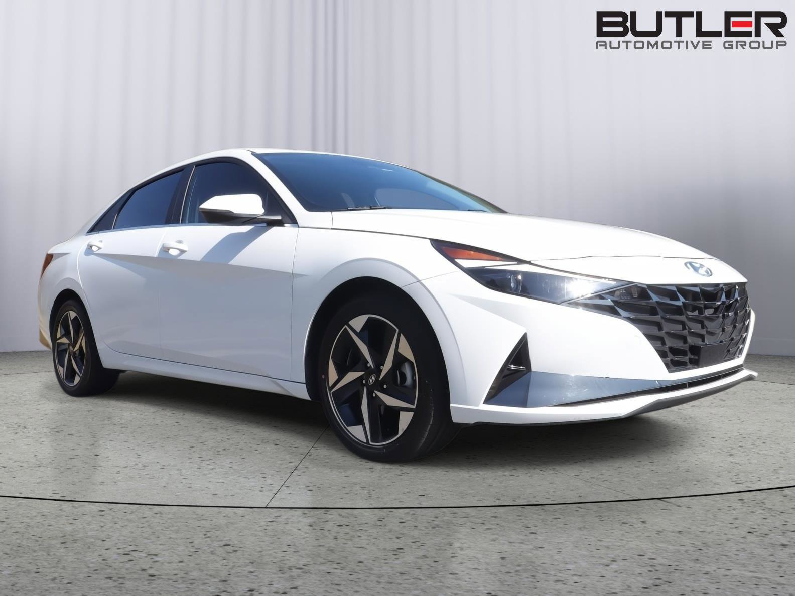 Used 2023 Hyundai Elantra Limited w/ Cargo Package image 9