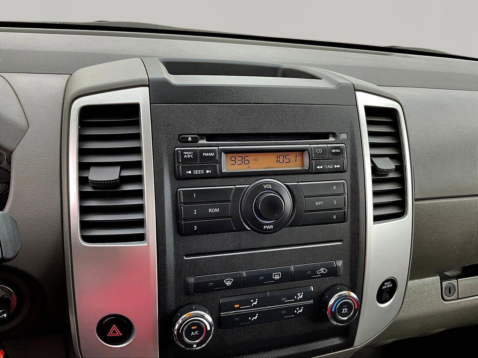 Used 2011 Nissan Frontier SV AWD/4WD image 14
