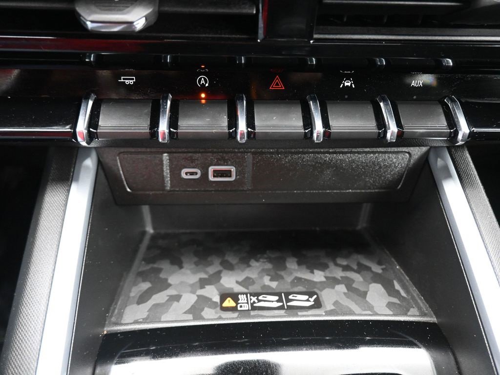 Used 2023 Chevrolet Colorado LT w/ LT Convenience Package II image 20