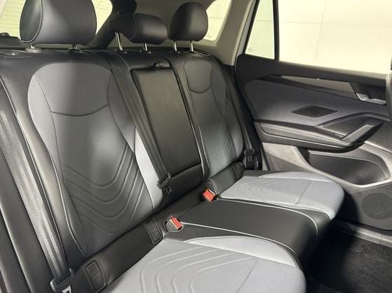 New 2026 Volkswagen Tiguan SE FWD image 15