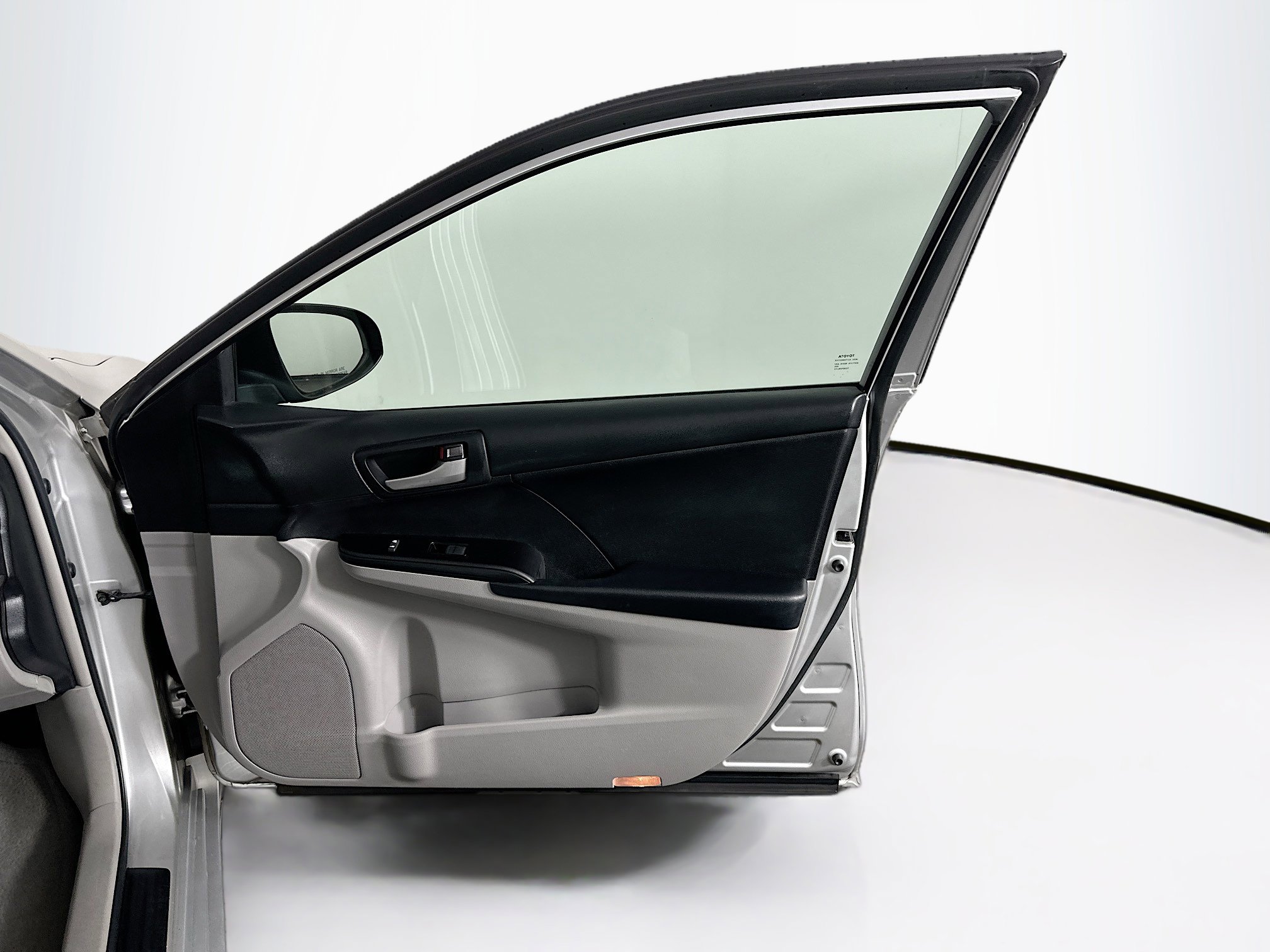 Used 2012 Toyota Camry LE image 28