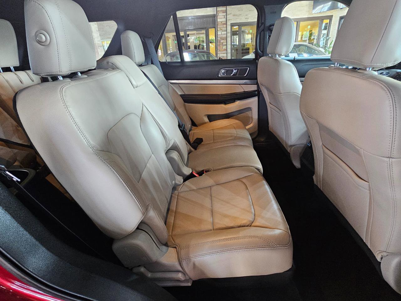 Used 2018 Ford Explorer XLT w/ Equipment Group 202A image 17