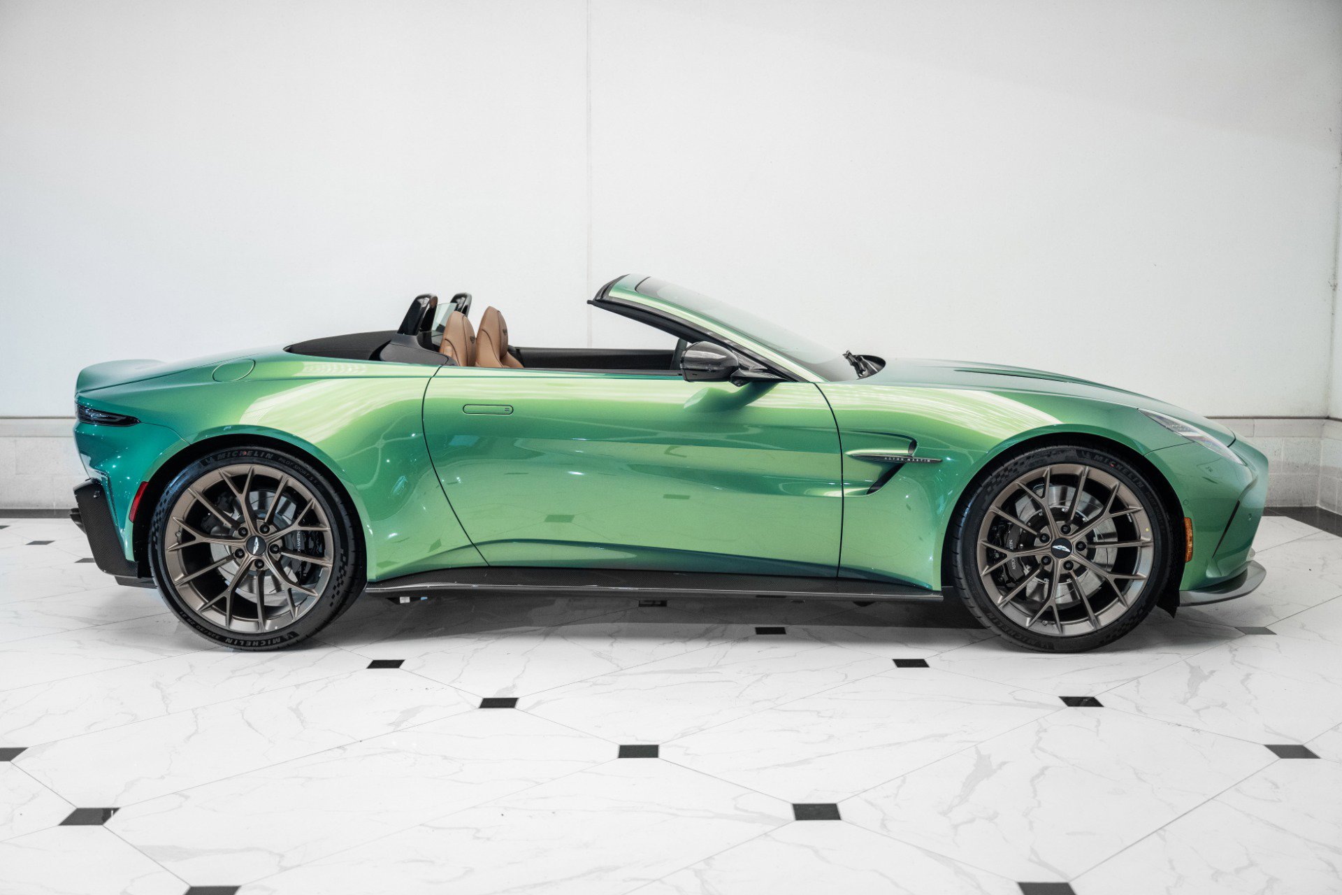 New 2026 Aston Martin V8 Vantage Roadster image 42