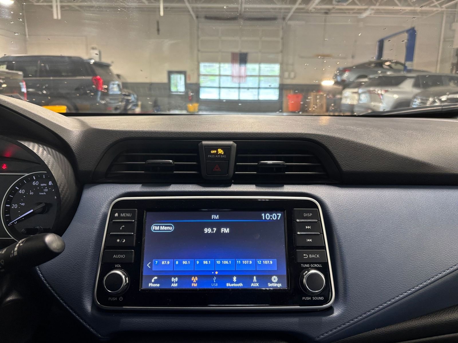 Used 2025 Nissan Versa SV FWD image 20