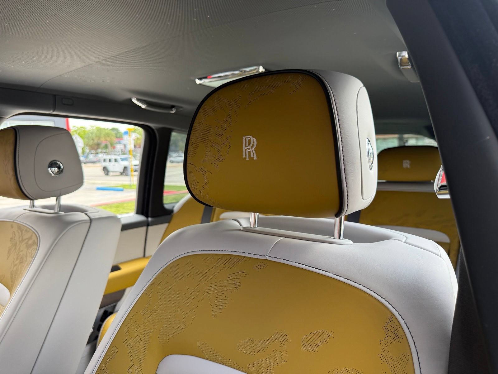 Used 2025 Rolls-Royce Cullinan AWD/4WD image 57