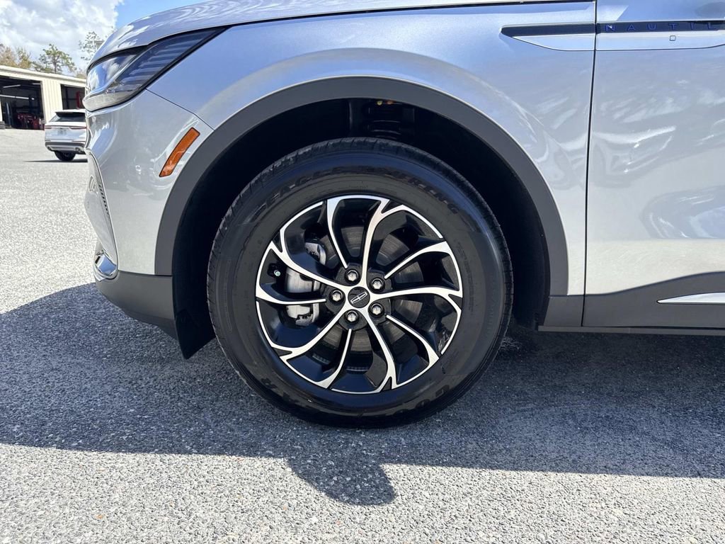 New 2026 Lincoln Nautilus Premier w/ Equipment Group 102A image 10