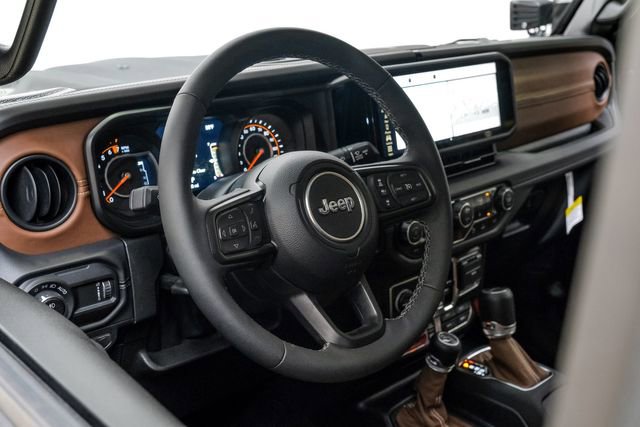 Used 2025 Jeep Gladiator Rubicon w/ Safety Group AWD/4WD image 65