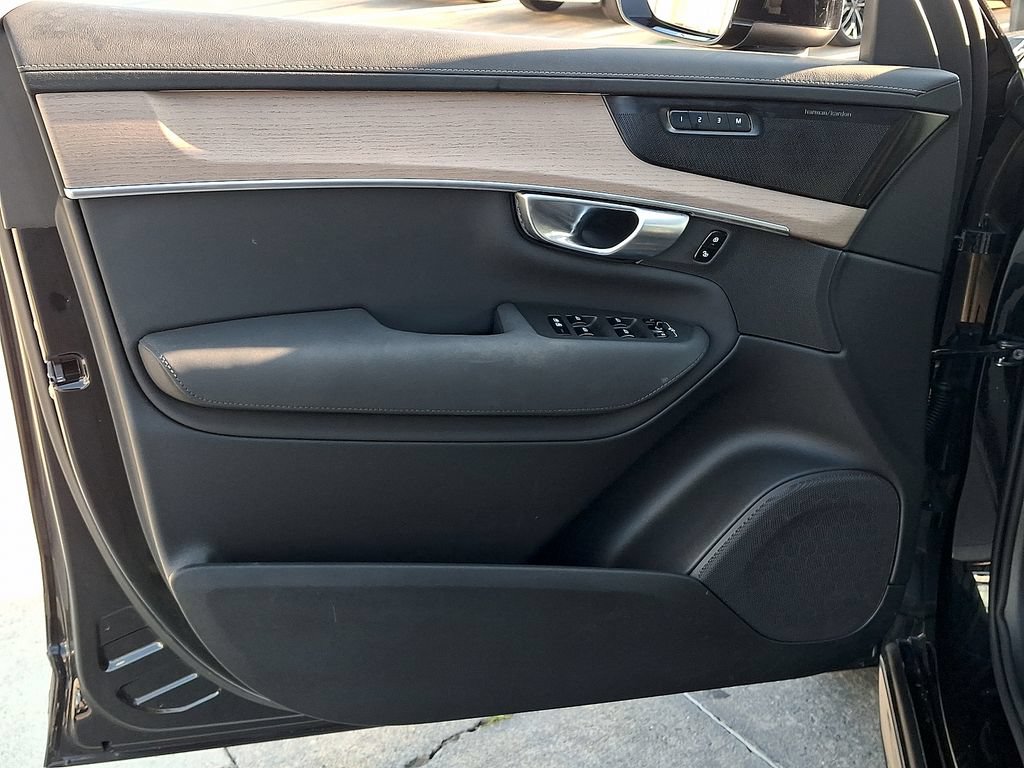Certified 2026 Volvo XC90 B6 Plus AWD/4WD image 16