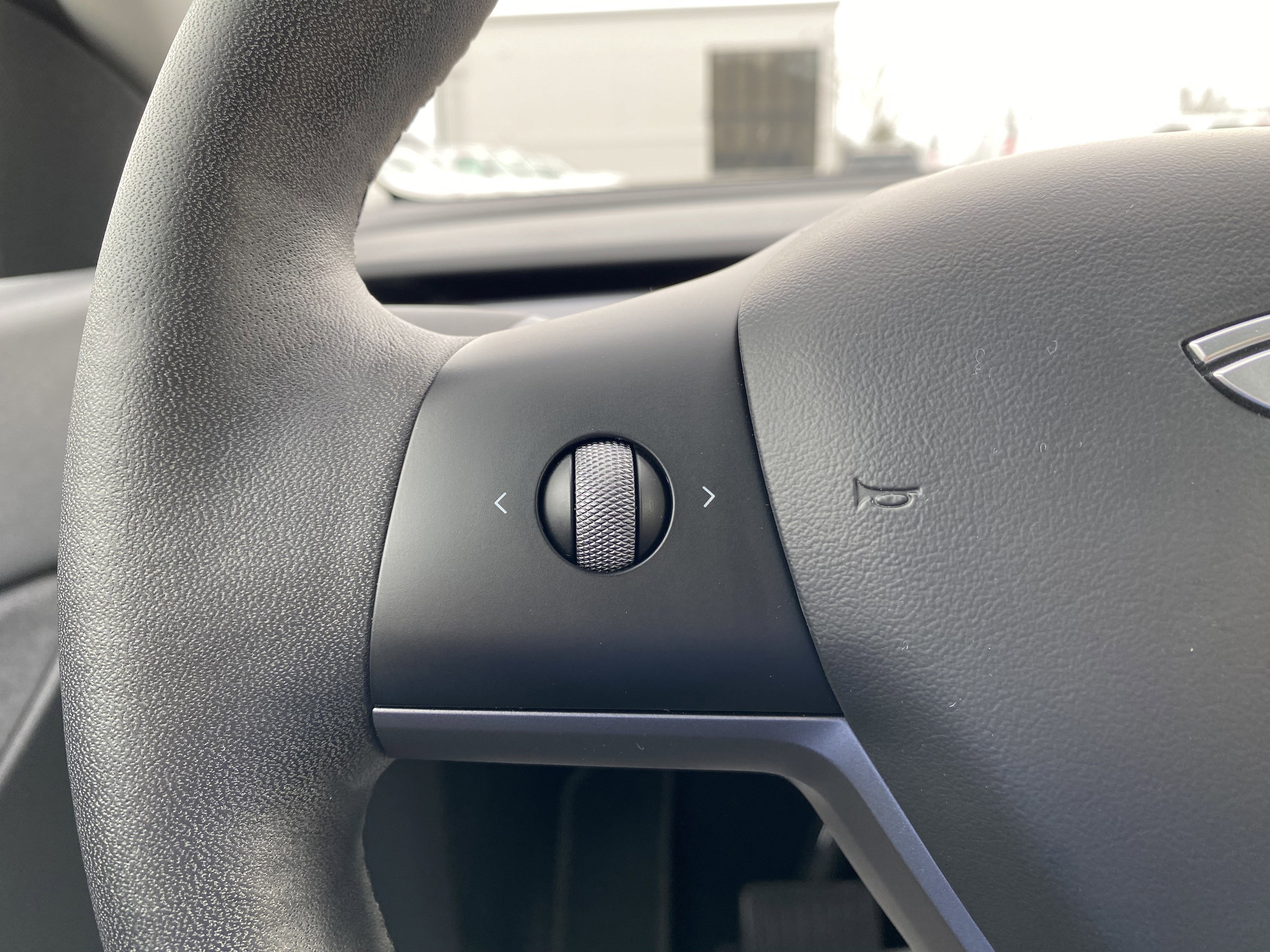 Used 2022 Tesla Model Y Long Range image 19