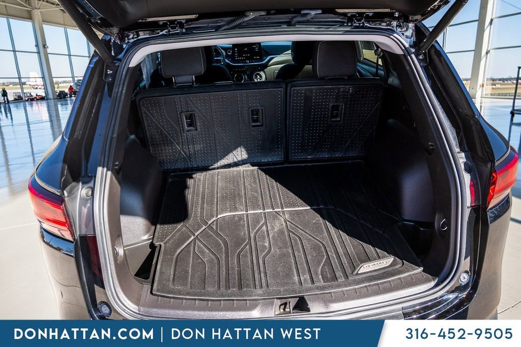 Used 2024 Chevrolet Blazer LT w/ Convenience Package FWD image 27