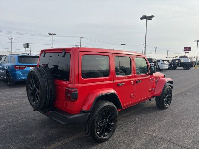 Used 2025 Jeep Wrangler Unlimited Sahara w/ Safety Group AWD/4WD image 6