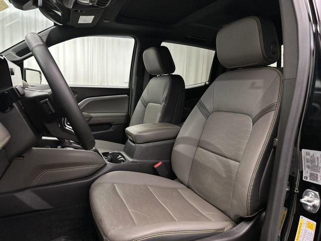 Used 2025 Chevrolet Colorado ZR2 w/ Technology Package image 17