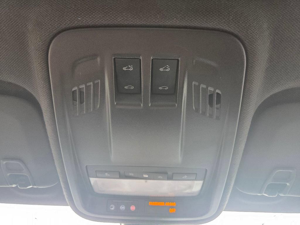 Used 2017 Chevrolet Cruze Premier FWD image 31