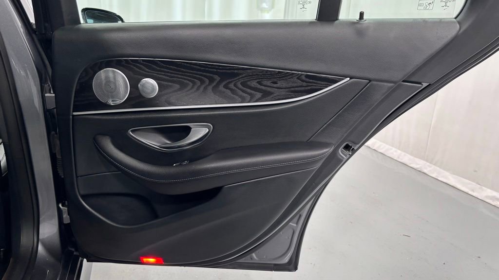 Used 2019 Mercedes-Benz E 300 4MATIC image 27