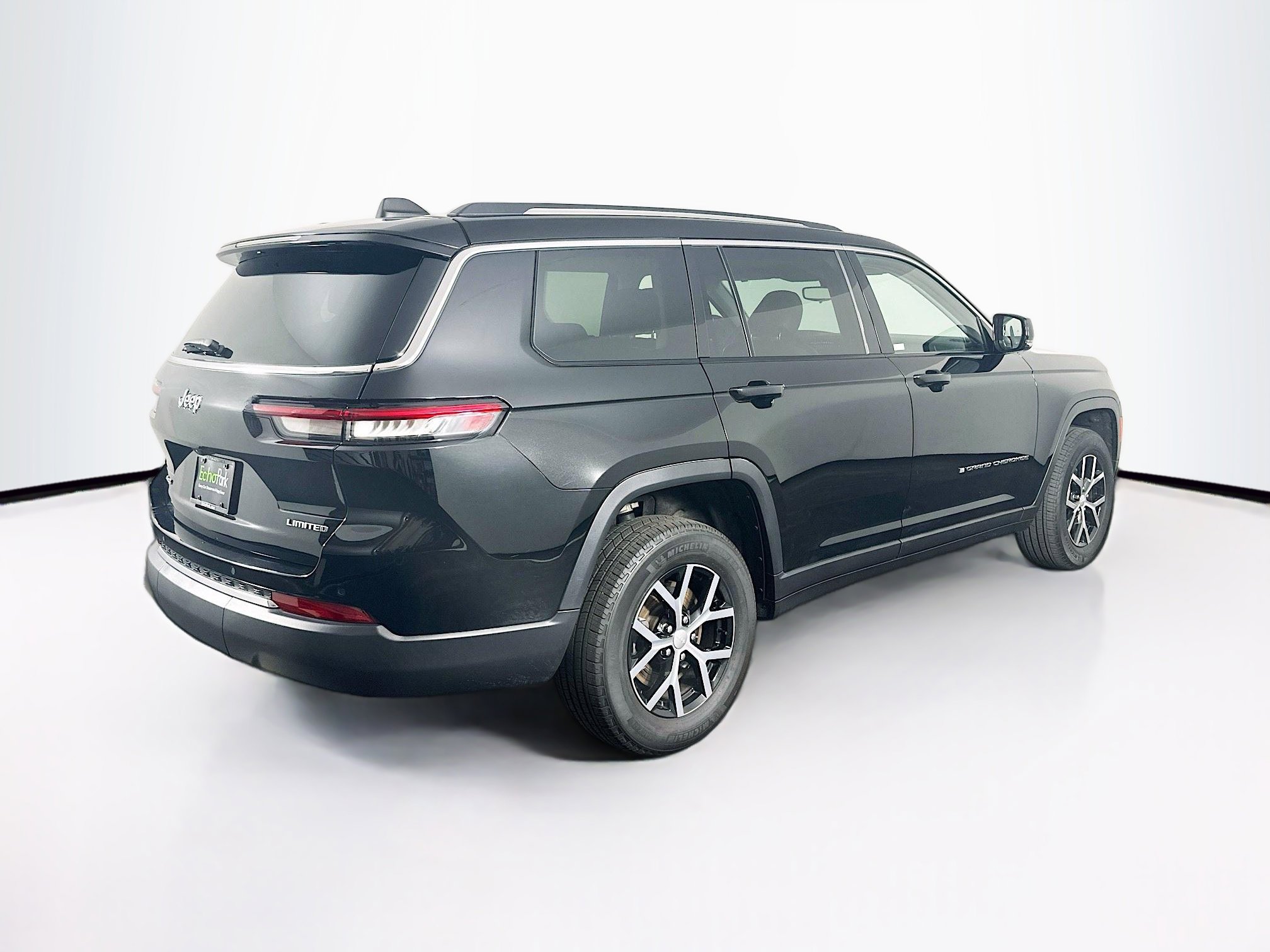 Used 2023 Jeep Grand Cherokee L Limited AWD/4WD image 9