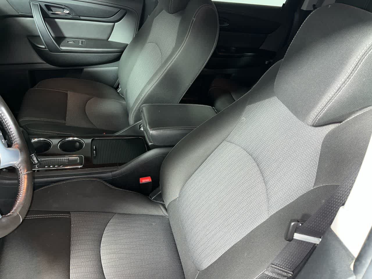 Used 2017 Chevrolet Traverse LT w/ Style and Technology Package FWD image 15