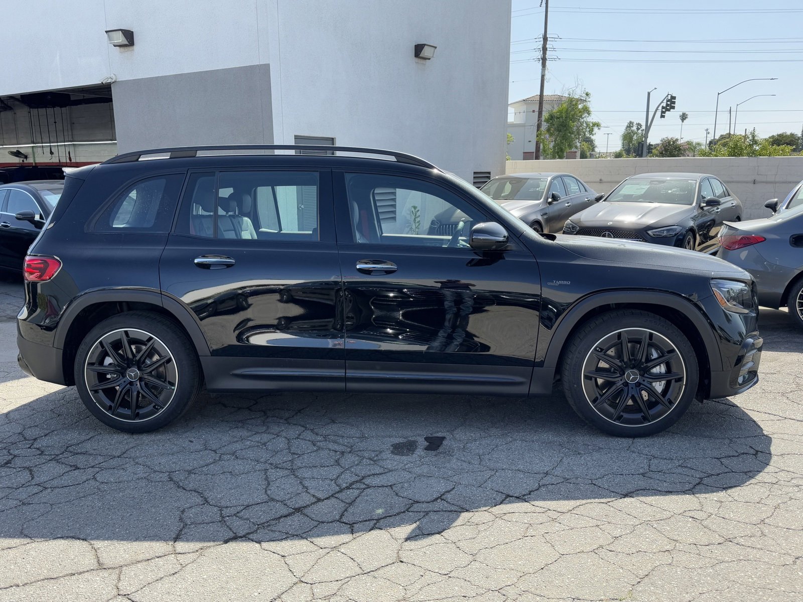 New 2025 Mercedes-Benz GLB 35 AMG 4MATIC image 11