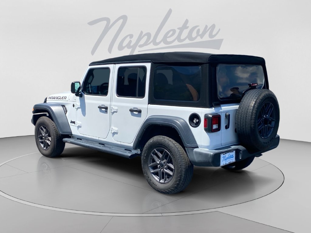 Used 2024 Jeep Wrangler Unlimited Sport AWD/4WD image 3