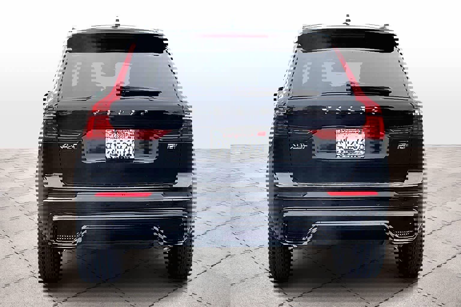 Used 2025 Volvo XC60 B5 Ultra w/ Protection Package Premier image 7