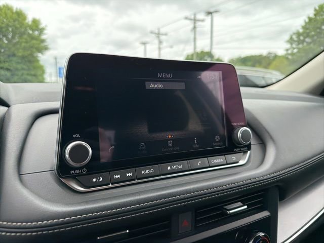 Used 2024 Nissan Rogue SV FWD image 16