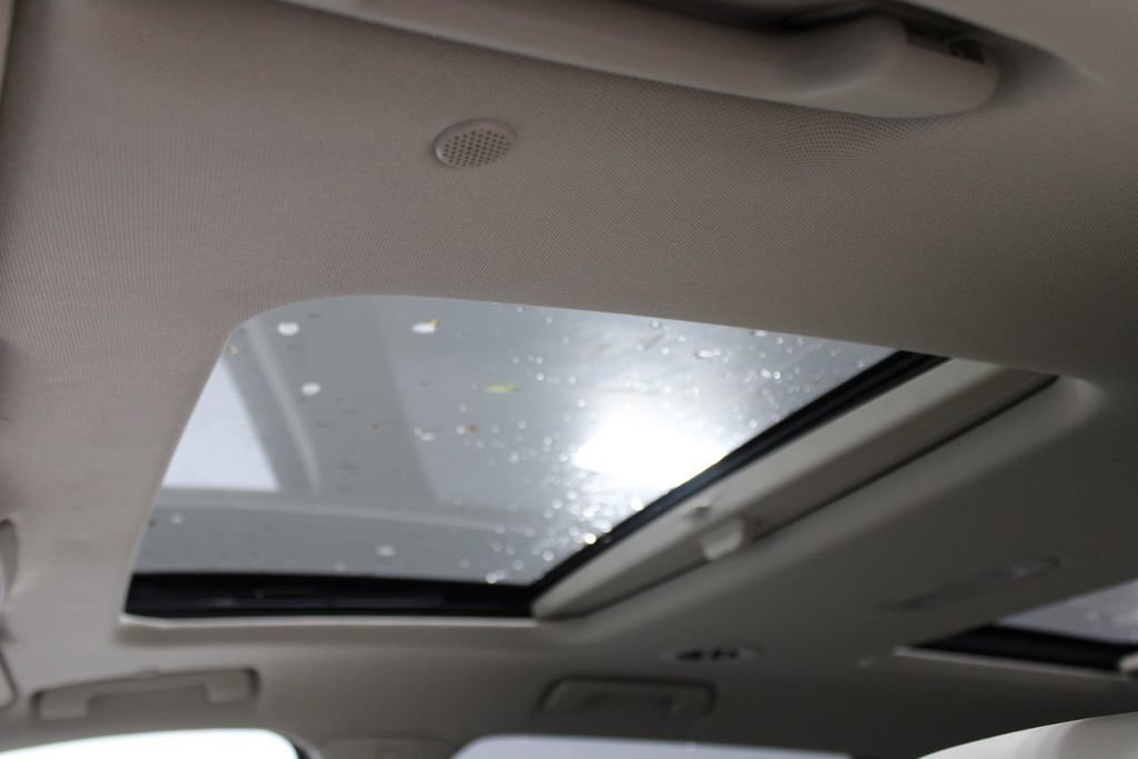 Used 2020 Buick Enclave Premium w/ Sun and Sites Package image 38