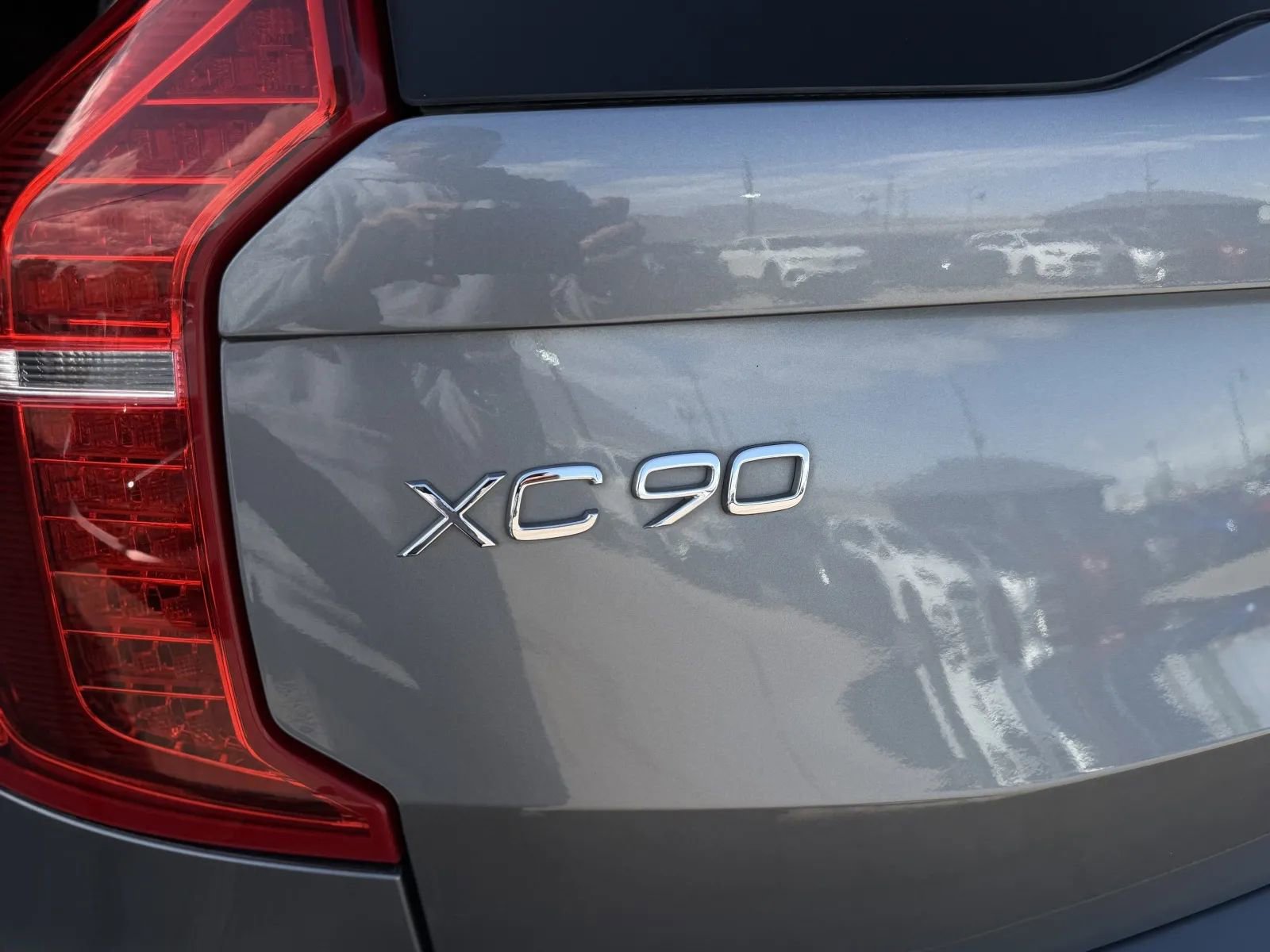 Used 2016 Volvo XC90 T6 Momentum image 40