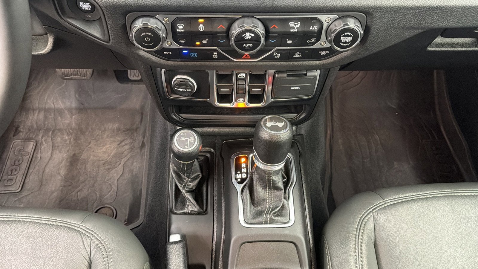 Used 2024 Jeep Wrangler Unlimited w/ Convenience Group image 23