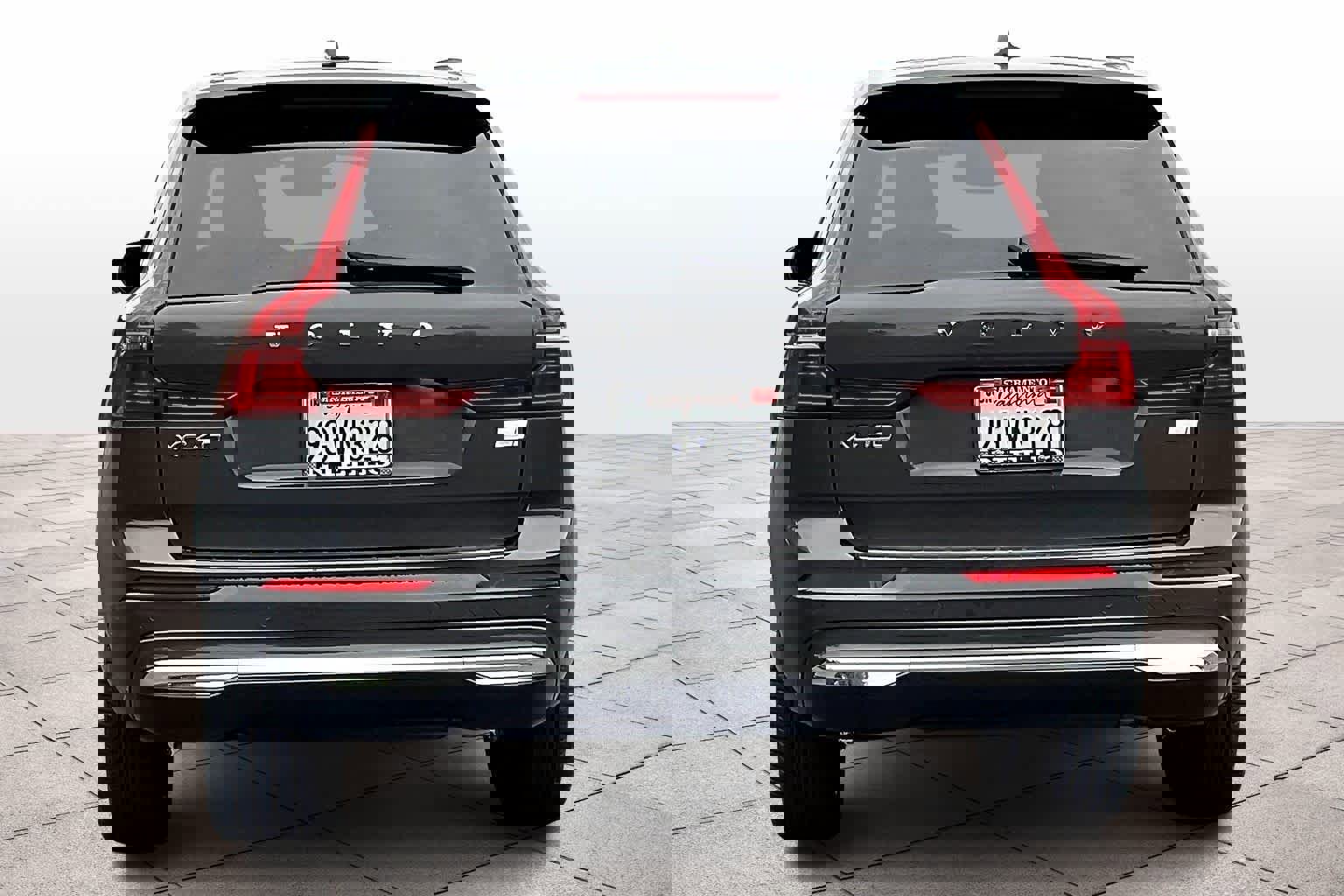 Used 2023 Volvo XC60 T8 Ultimate image 7