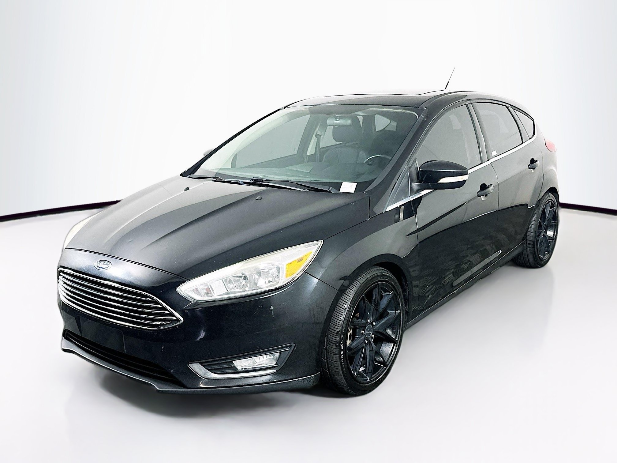 Used 2015 Ford Focus Titanium FWD image 3